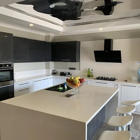 Bodrum - 5 Bedrooms “sunset Villa”, With Infinity Heated Swimming Pool Вилла Тургутрейс