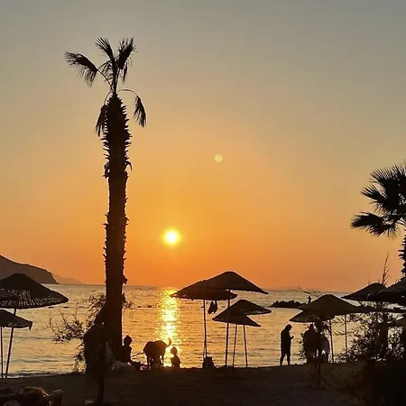 Bodrum - 5 Bedrooms “sunset Villa”, With Infinity Heated Swimming Pool Вилла Тургутрейс